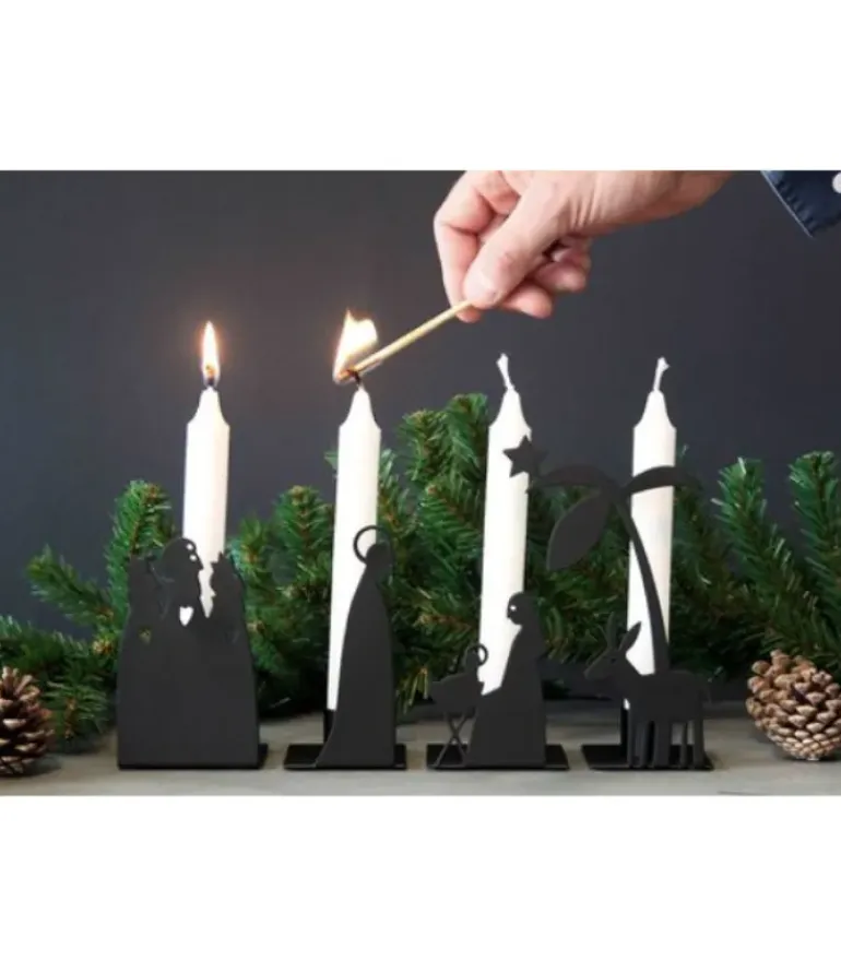 Adventsstage, julekrybbe i sort metal, kronelys