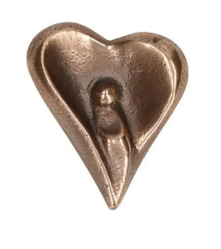 Bronze figur Hjerte der omslutter menneske