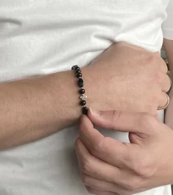 By Gabay, Armbånd med sølvkors, glas- og træperler