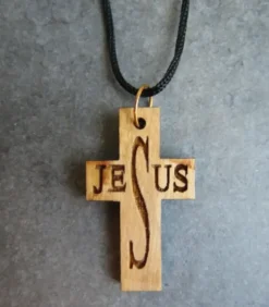 Kors med snor, JESUS
