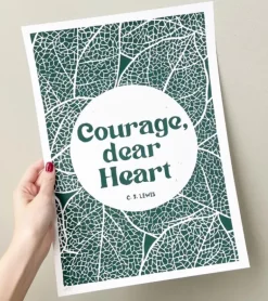 Linoleumstryk: Courage, dear Heart C.S. Lewis, A3 Plakat, Grøn
