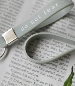 Nøglering gråblå: Do not fear – I am with you