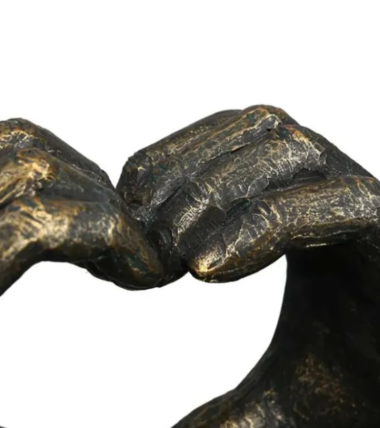 Skulptur, Hjerte lavet af hænder