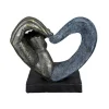 Skulptur, Hjerte med barn og voksen hænder