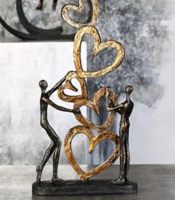 Skulptur: Vi bygger kærlighed, 5 hjerter