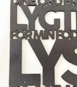 Træskilt, Bibelvers: En Lygte for min fod, Sort MDF